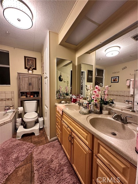 Detail Gallery Image 9 of 12 For 73621 Broadmoor Dr, Thousand Palms,  CA 92276 - 3 Beds | 2 Baths