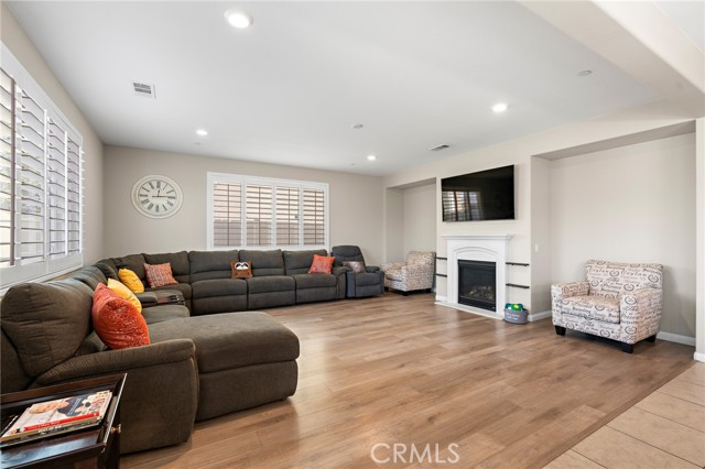Detail Gallery Image 9 of 28 For 14212 Willamette Ave, Chino,  CA 91710 - 5 Beds | 3 Baths