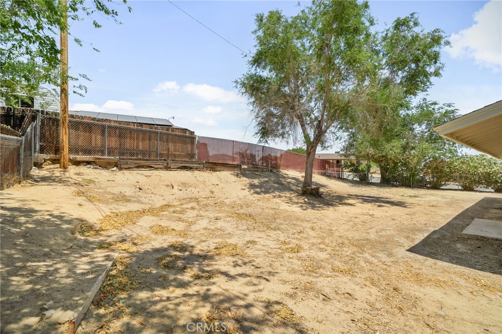 https://media.crmls.org/medias/36c8e059-3bda-45a1-9602-06dbf3c2d929.jpg?preset=X-Large