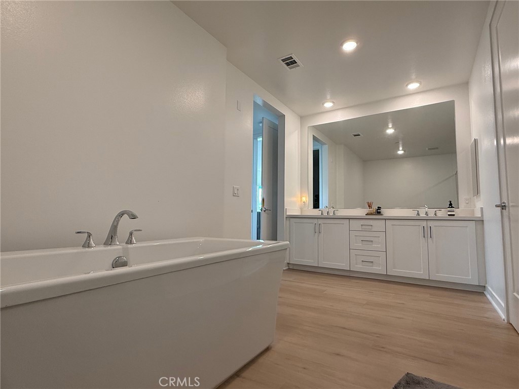 MLS #OC25264753 image #25