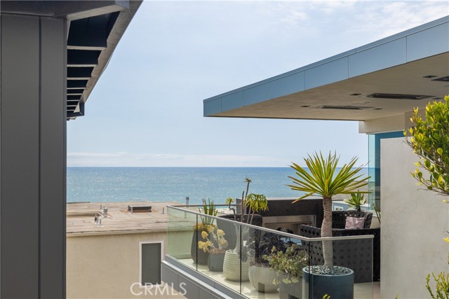 Detail Gallery Image 23 of 37 For 221 27th St, Manhattan Beach,  CA 90266 - 2 Beds | 2 Baths