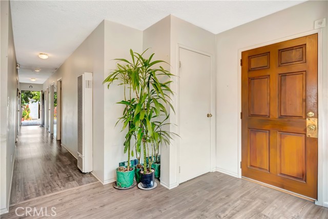 Detail Gallery Image 4 of 18 For 2651 Pirtle St, Los Angeles,  CA 90039 - 3 Beds | 1/1 Baths