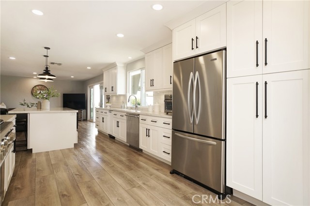 Detail Gallery Image 21 of 69 For 6494 Joshua St, Oak Park,  CA 91377 - 5 Beds | 3 Baths