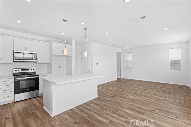 Detail Gallery Image 7 of 30 For 505 Pablo, Lake Elsinore,  CA 92530 - 3 Beds | 2/1 Baths