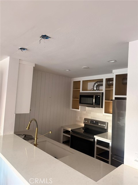 Detail Gallery Image 5 of 24 For 8740 Tuscany #211,  Playa Del Rey,  CA 90293 - 1 Beds | 1 Baths