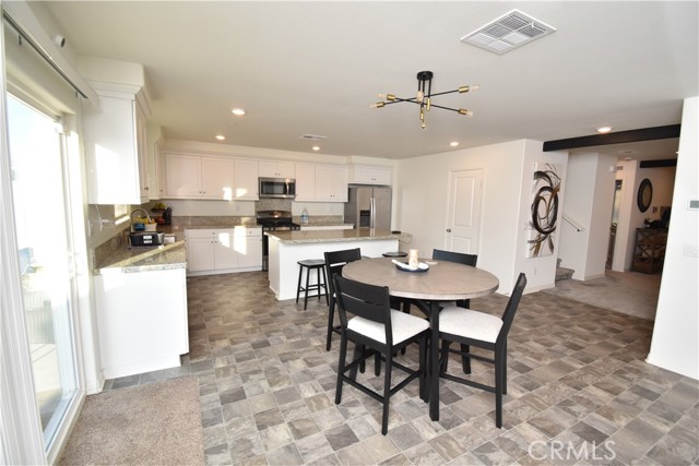 Detail Gallery Image 10 of 21 For 5280 Coyote St, Hemet,  CA 92545 - 4 Beds | 3 Baths