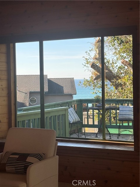 Detail Gallery Image 9 of 48 For 523 Derby Ln, Cambria,  CA 93428 - 3 Beds | 2/1 Baths