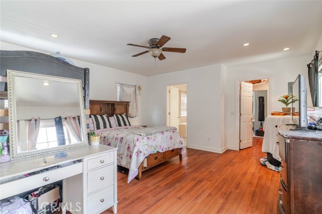 Detail Gallery Image 16 of 39 For 731 & 733 N. Alexander St, San Fernando,  CA 91340 - 5 Beds | 3 Baths