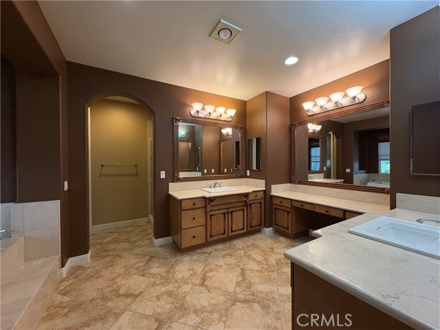Detail Gallery Image 34 of 61 For 20209 Milano Ct, Yorba Linda,  CA 92886 - 5 Beds | 4/1 Baths