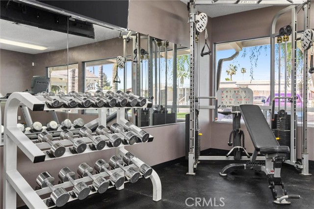 Detail Gallery Image 33 of 41 For 306 Kings Ln, Bakersfield,  CA 93308 - 2 Beds | 1 Baths