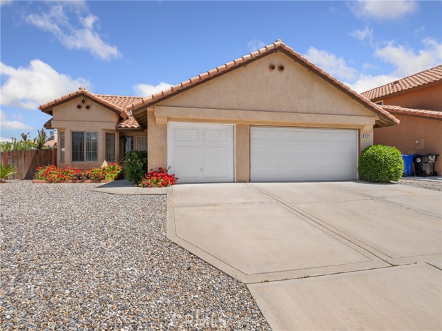 Detail Gallery Image 1 of 29 For 12871 Jade Rd, Victorville,  CA 92392 - 3 Beds | 2 Baths