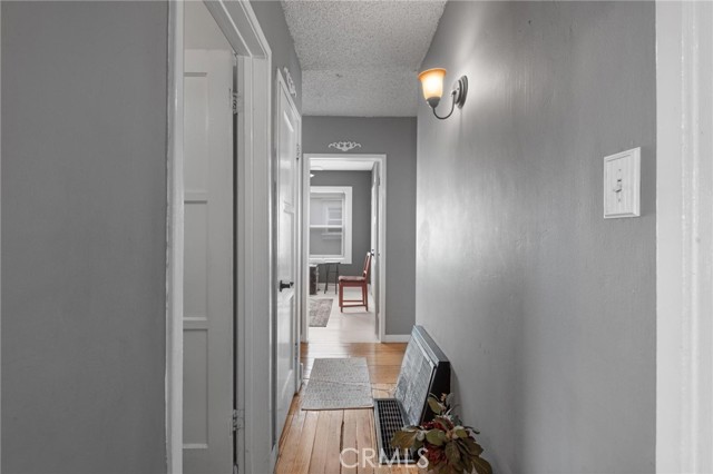 1040 E 67th Street, Long Beach CA: https://media.crmls.org/medias/36cd90a3-6e95-4b31-8596-96cde4ee2b7a.jpg