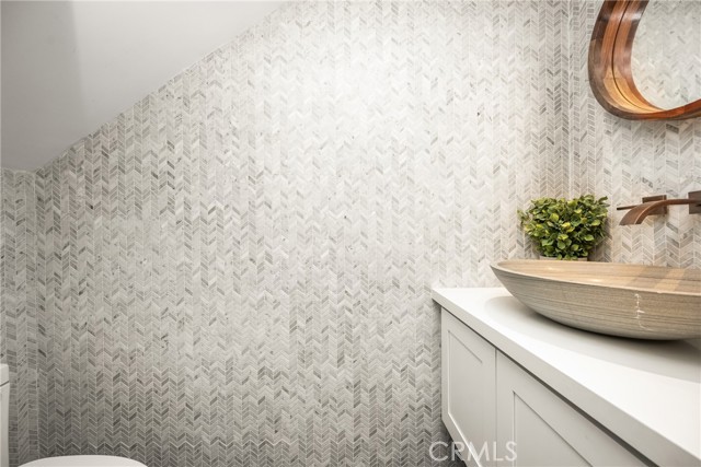 Image 34 of 51 For 603 N San Michel Drive  C
