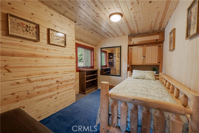 Detail Gallery Image 10 of 12 For 344 Edgemoor, Big Bear Lake,  CA 92315 - 2 Beds | 1 Baths