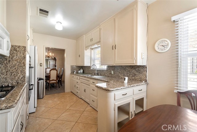 Detail Gallery Image 16 of 41 For 847 W Edgemont Dr, San Bernardino,  CA 92405 - 3 Beds | 1/1 Baths