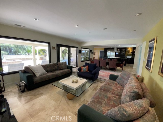 Detail Gallery Image 12 of 27 For 16772 Knollwood Dr, Granada Hills,  CA 91344 - 4 Beds | 4/1 Baths