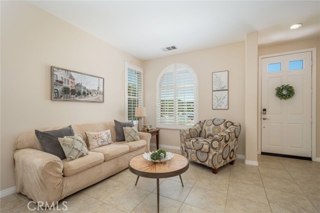 Detail Gallery Image 6 of 34 For 28802 Silversmith, Valencia,  CA 91354 - 4 Beds | 2/1 Baths