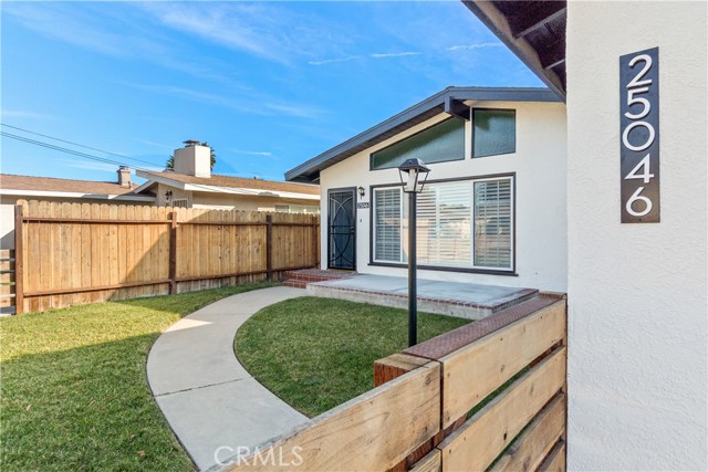 Detail Gallery Image 3 of 23 For 25046 Feijoa, Lomita,  CA 90717 - 3 Beds | 2 Baths