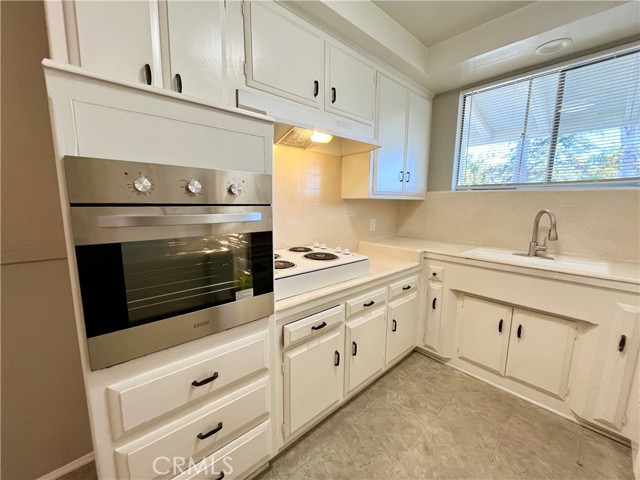 Detail Gallery Image 6 of 12 For 3335 Triangle Pl #6,  Glendale,  CA 91208 - 1 Beds | 1 Baths