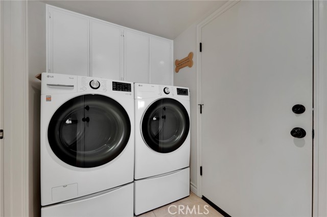 17262 Chase Street, Northridge CA: https://media.crmls.org/medias/36d1ca23-2e1d-4944-a5fb-a8fcb491cd6a.jpg