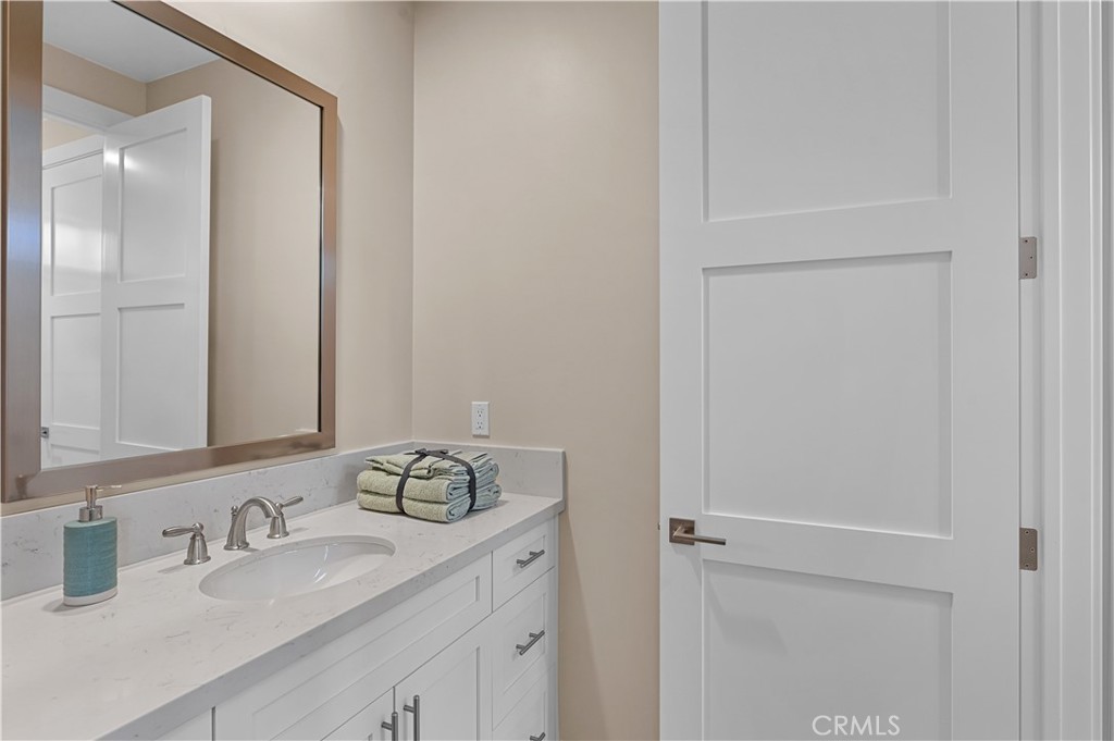 https://media.crmls.org/medias/36d2cca4-4be4-4da3-90f9-108d71d50398.jpg?preset=X-Large