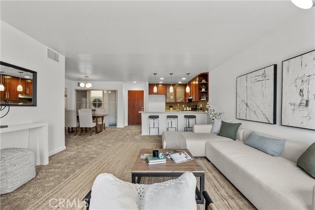 Detail Gallery Image 3 of 18 For 4702 Fulton Ave #304,  Sherman Oaks,  CA 91423 - 2 Beds | 2 Baths