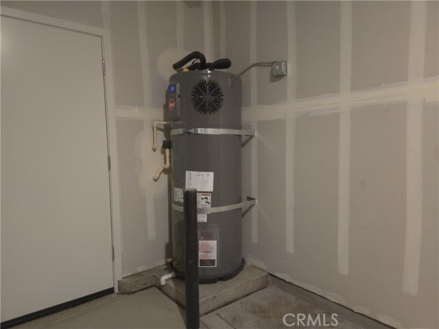 Detail Gallery Image 6 of 10 For 951 Pico, Chico,  CA 95973 - 4 Beds | 2/1 Baths