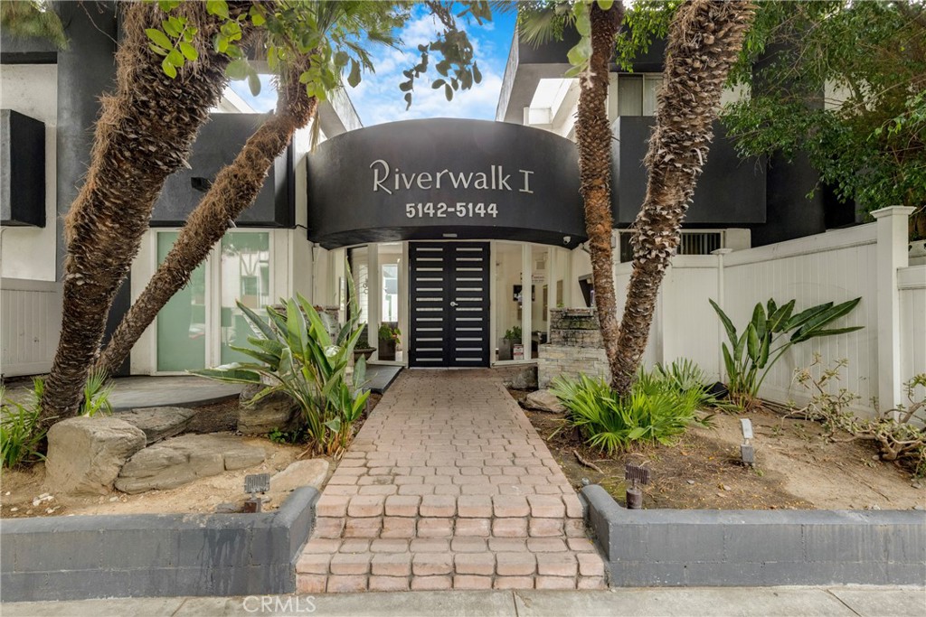 5142 Zelzah property listing