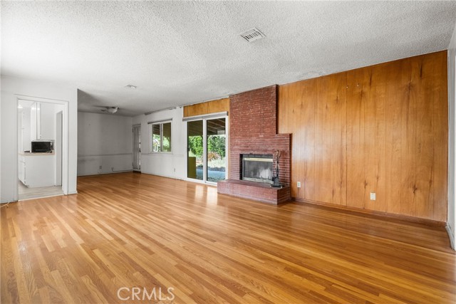 Detail Gallery Image 9 of 52 For 17917 Chase, Northridge,  CA 91325 - 3 Beds | 2/1 Baths