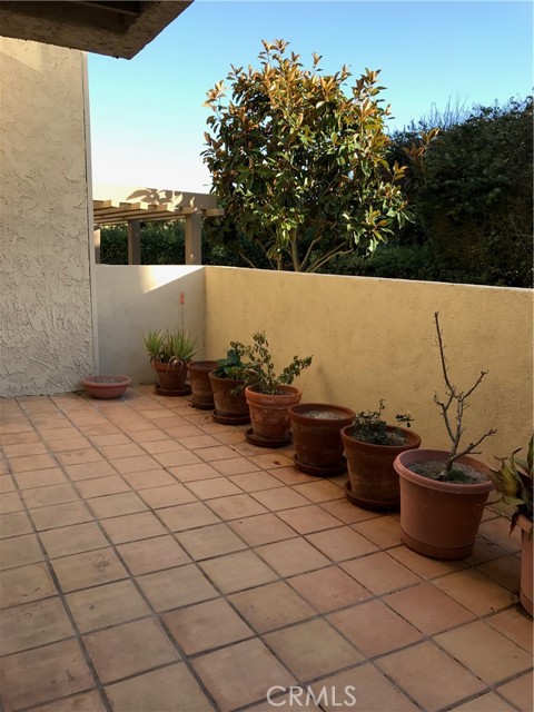 54 Hilltop Circle, Rancho Palos Verdes CA: https://media.crmls.org/medias/36d404d6-fb4f-43db-9e6a-e8acc5862195.jpg