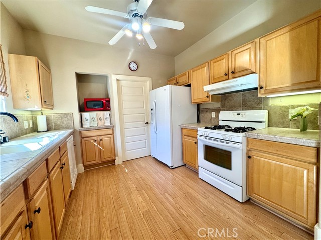 Detail Gallery Image 14 of 26 For 65 E Colusa, Orland,  CA 95963 - 3 Beds | 2 Baths