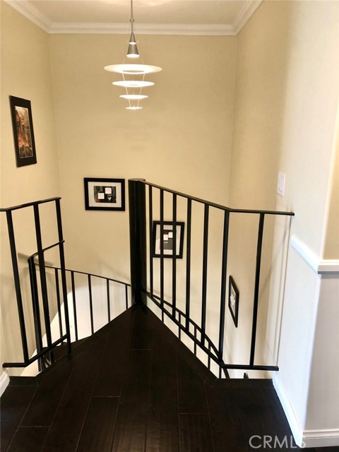 555 Esplanade, Redondo Beach CA: https://media.crmls.org/medias/36d4a5cc-96dc-4f27-b575-8fcff2c4f0c0.jpg