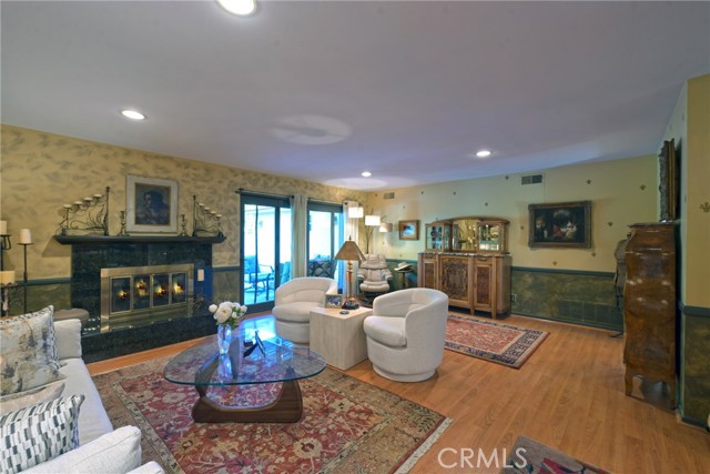 Detail Gallery Image 17 of 54 For 23421 Aetna St, Woodland Hills,  CA 91367 - 3 Beds | 2/1 Baths