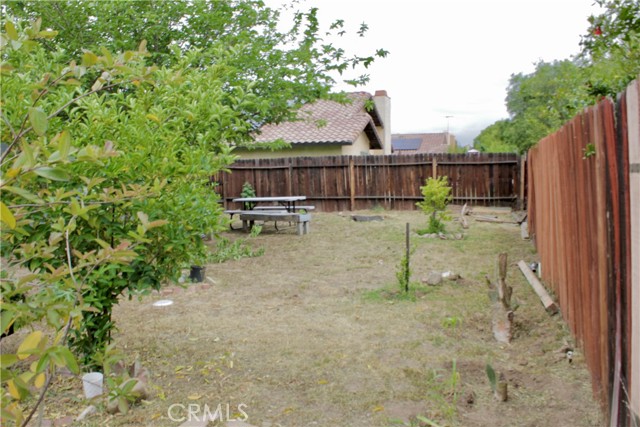 Detail Gallery Image 14 of 19 For 13740 Searson Dr, Moreno Valley,  CA 92553 - 3 Beds | 2 Baths