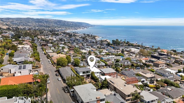 284 Chiquita Street, Laguna Beach CA: https://media.crmls.org/medias/36d6d7b0-ca90-4433-8bf5-9a26e4744e4e.jpg