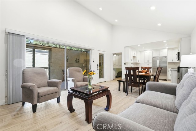 Front Image Thumbnail for CROC25245707