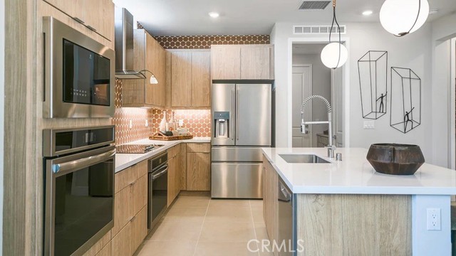 Detail Gallery Image 2 of 22 For 2690 Maverick Ln, Palm Springs,  CA 92264 - 3 Beds | 3/1 Baths