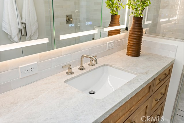 2134 Orange Avenue, Costa Mesa CA: https://media.crmls.org/medias/36d7f686-064c-4220-9ae1-a317d1c15b1e.jpg