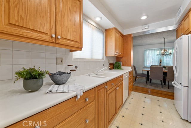 Detail Gallery Image 23 of 51 For 3561 Fela, Long Beach,  CA 90808 - 4 Beds | 2 Baths