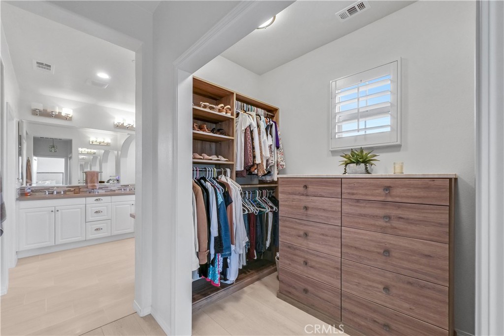 36d8cbc0 5c11 428e Bc95 E800f9a0dd54