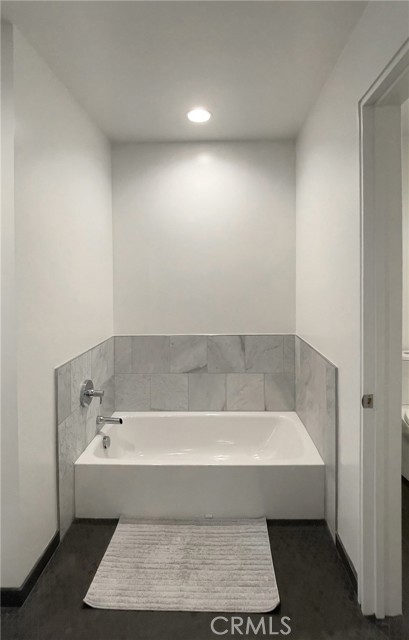 1200 Figueroa, Los Angeles CA: https://media.crmls.org/medias/36d8fca6-6809-48cf-93c2-3afad9877c72.jpg