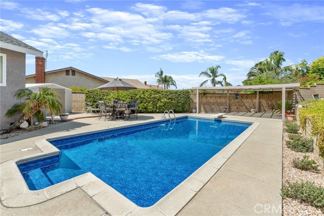 Detail Gallery Image 2 of 48 For 10664 Finch Ave, Rancho Cucamonga,  CA 91737 - 4 Beds | 2/1 Baths