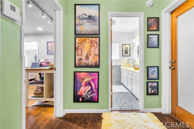 Detail Gallery Image 20 of 29 For 5425 Halbrent, Sherman Oaks,  CA 91411 - 3 Beds | 2 Baths