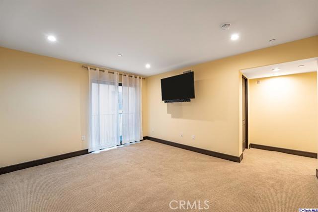 Detail Gallery Image 16 of 36 For 10523 Ashton Ave #202,  Los Angeles,  CA 90024 - 2 Beds | 2/1 Baths