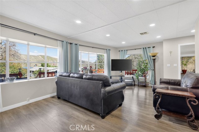 Detail Gallery Image 6 of 30 For 712 Canyon Dr, Lebec,  CA 93243 - 2 Beds | 2 Baths