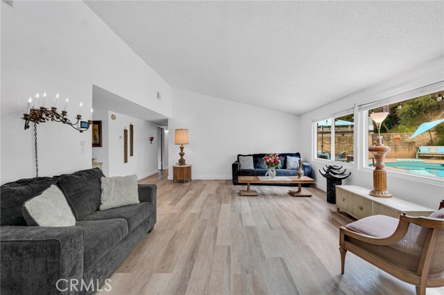 5643 Rawlings Avenue photo 4