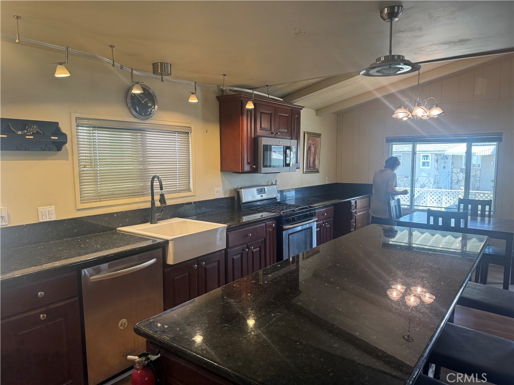 MLS #OC25245863 image #11