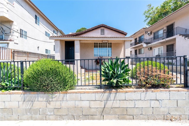 Detail Gallery Image 32 of 32 For 6821 Valmont St, Tujunga,  CA 91042 - 4 Beds | 2 Baths