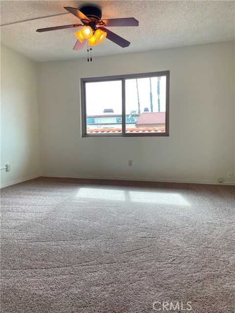 1077 Santo Antonio S Drive, Colton CA: https://media.crmls.org/medias/36dd03ce-f053-4dba-871f-b89c92d06057.jpg