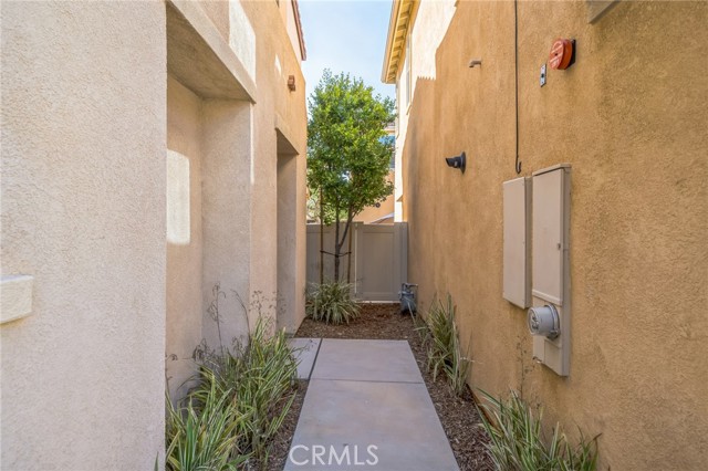 Detail Gallery Image 2 of 32 For 40029 Calle Real #28,  Murrieta,  CA 92563 - 4 Beds | 2/1 Baths